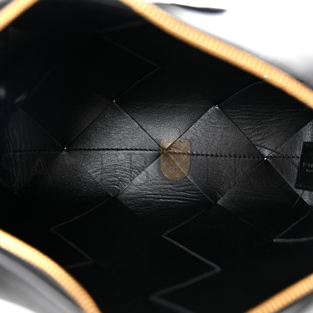 bo*te*ga Ve*ne*ta lambskin maxi intrecciato small cassette camera bag black  (22*15*8cm)